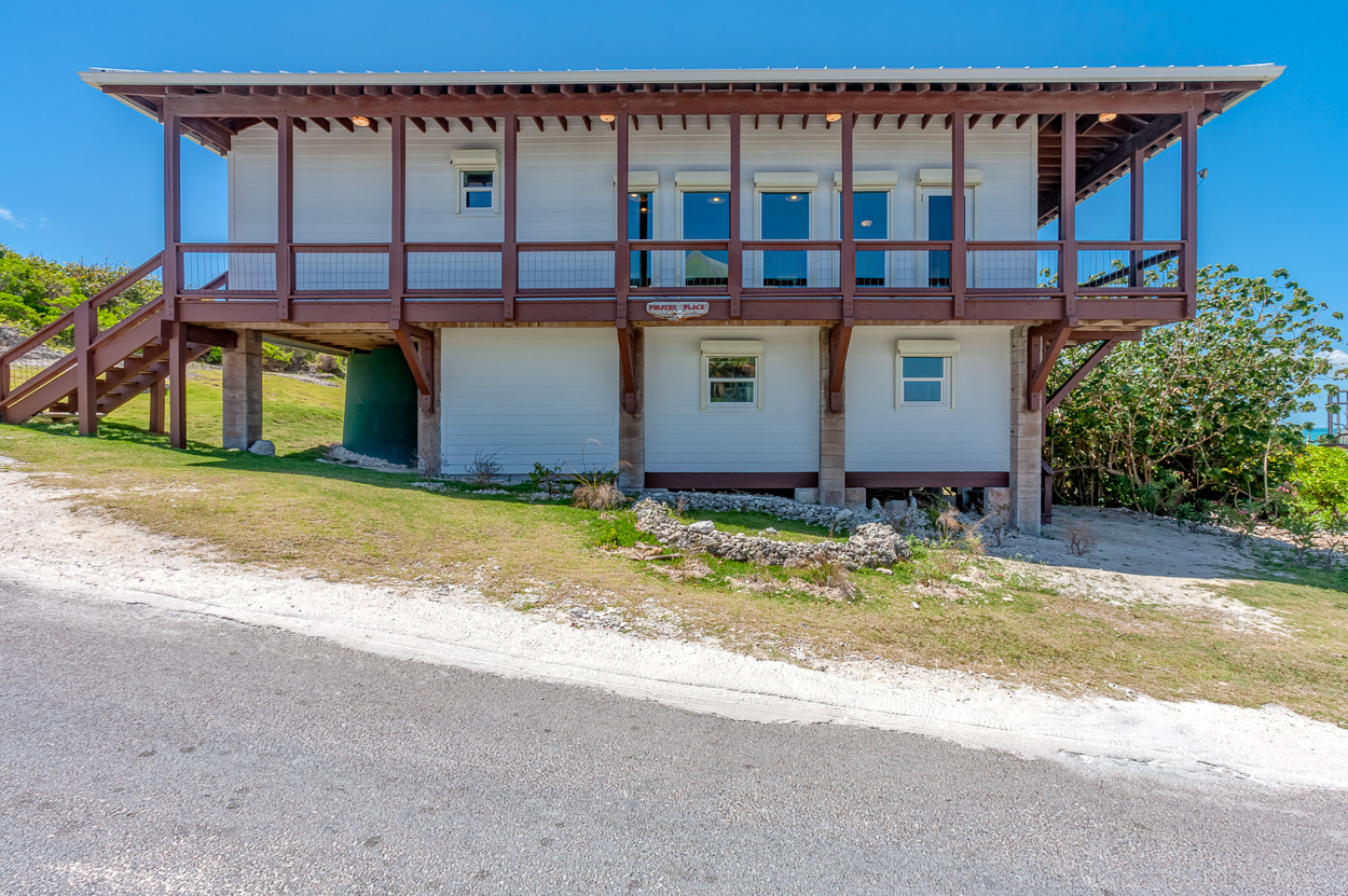Pirates's Place vacation home rental on Great Guana Cay, Abaco. Near Baker's Bay.