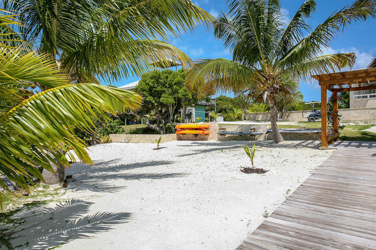 Pirates's Place vacation home rental on Great Guana Cay, Abaco. Near Baker's Bay.